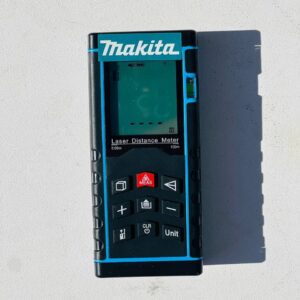 متر لیزری طرح  ماکیتا مدل m100 ip54